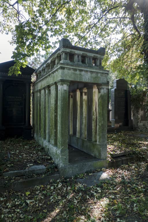 Grabmal von Josef Inwald Edler von Waldtreu auf dem Wiener Zentralfriedhof