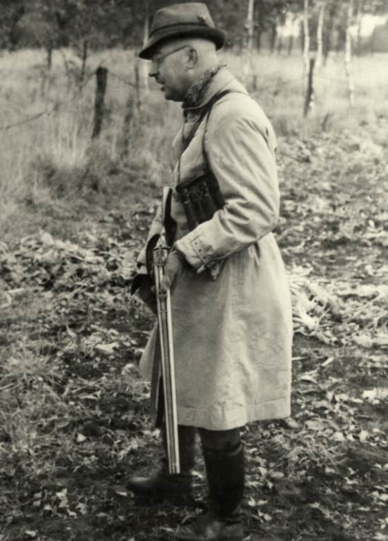 Heinrich Himmler auf der Jagd / Foto 1943