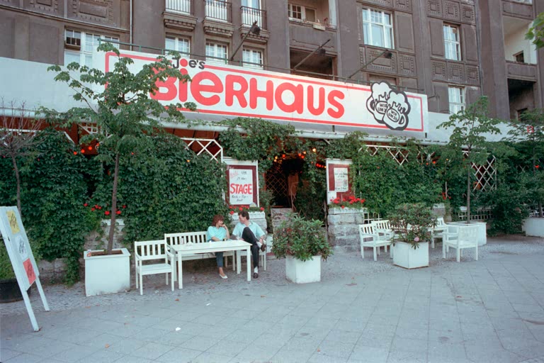 Joe's Bierhaus am Theodor-Heuss-Platz.